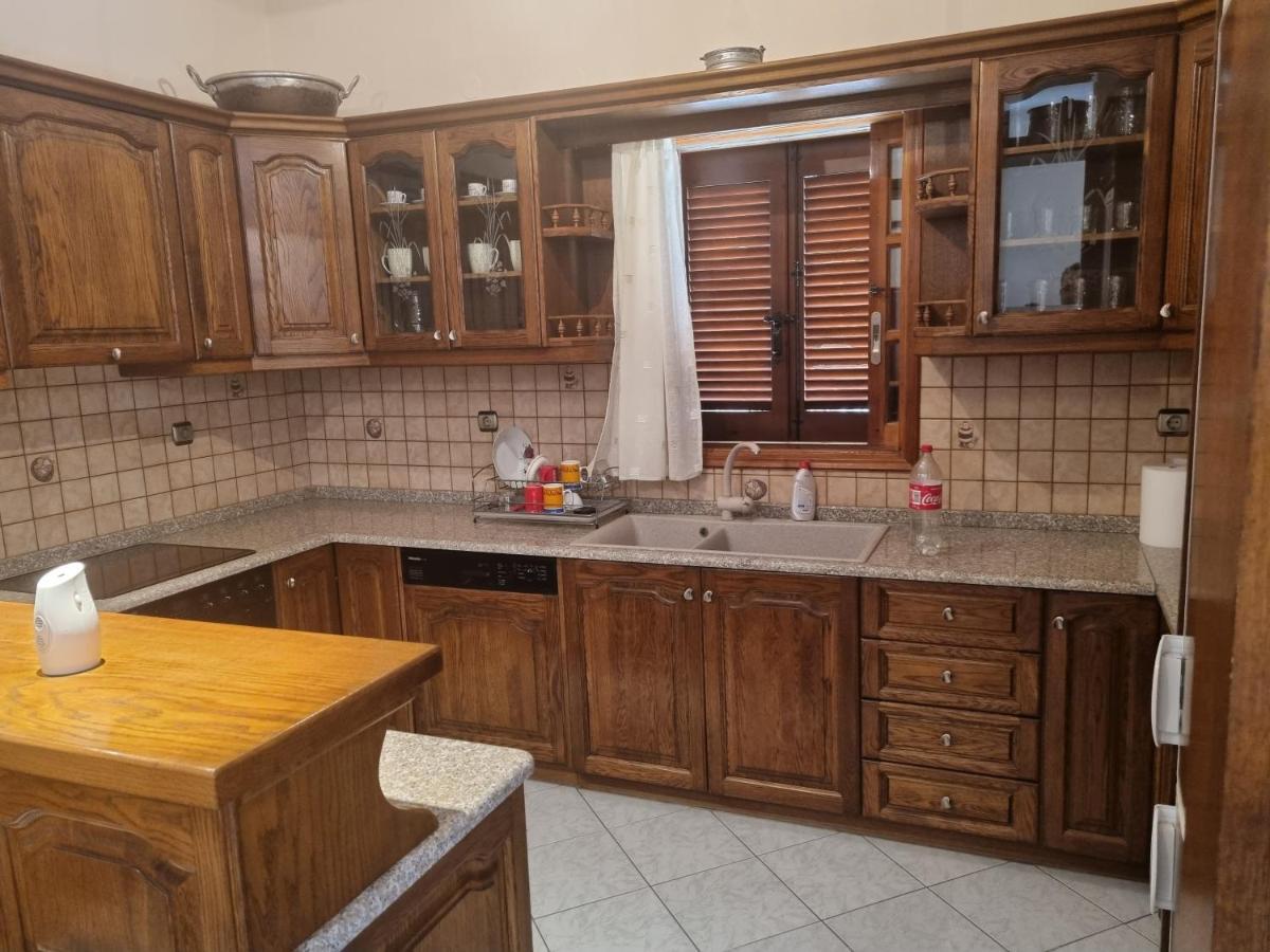 Apartment Theodoros Leonidio Exterior photo